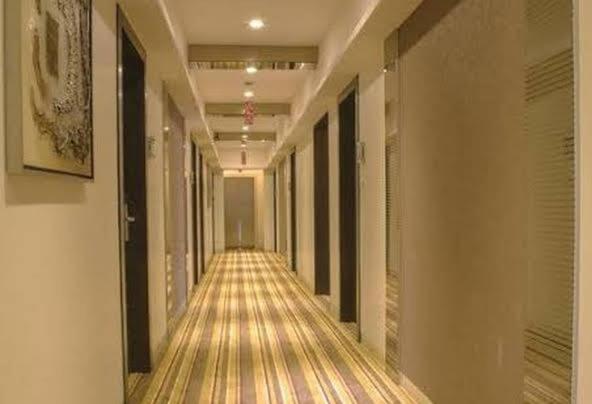 ויסאקפאטנם Hotel Supreme מראה חיצוני תמונה